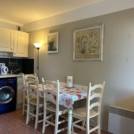 Is100-105 4 Couchages Avec Piscine Et Parking Les Issambres